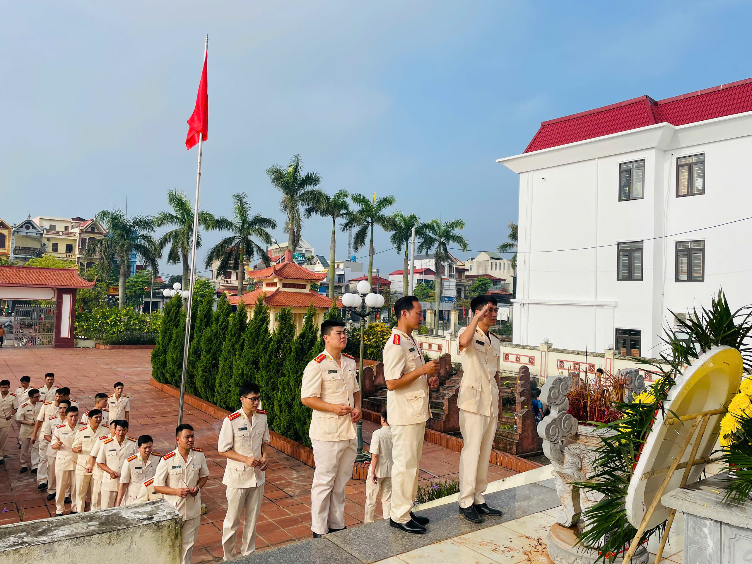 Công an xã Thanh Miện: Sâu nặng nghĩa tình tri ân nhân ngày Thương binh - Liệt sĩ